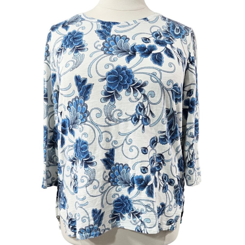 Chico's White Blue Floral Print Cotton Modal Slub Tee Side Vents Soft